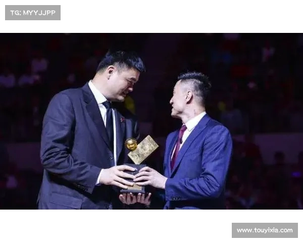 CBA最佳教练荣誉背后的故事与中国篮球未来的影响分析 CBA最佳教练荣誉背后的故事与中国篮球未来的影响分析